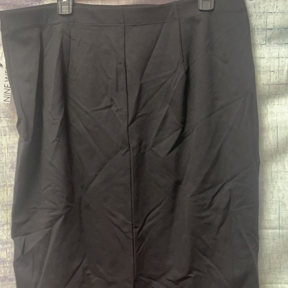 Brand new Woman’s Nine West Skirt. Size XL. - Picture 8 of 11